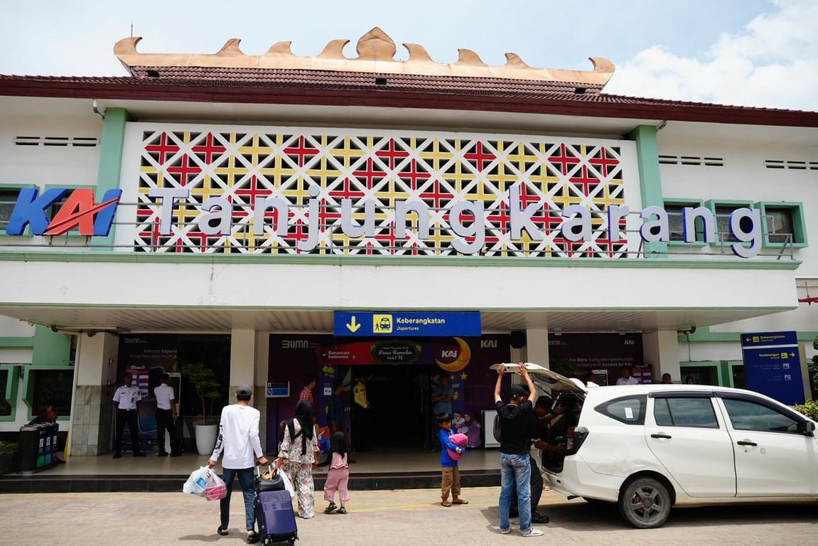 Pastikan Angkutan Lebaran Tetap Andal, KAI Divre IV Tanjungkarang Catat Tren Pertumbuhan Penumpang di Masa Angkutan Lebaran Tahun 2021–2026 Pastikan Angkutan Lebaran Tetap Andal, KAI Divre IV Tanjungkarang Catat Tren Pertumbuhan Penumpang di Masa Angkutan Lebaran Tahun 2021–2026