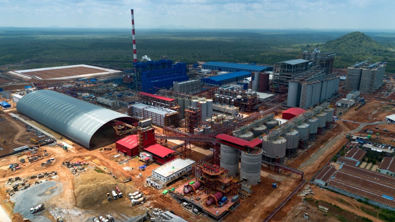 Dari Bauksit ke Baterai EV, MIND ID Bangun Rantai Hilirisasi Menuju Industri Masa Depan Indonesia Dari Bauksit ke Baterai EV, MIND ID Bangun Rantai Hilirisasi Menuju Industri Masa Depan Indonesia