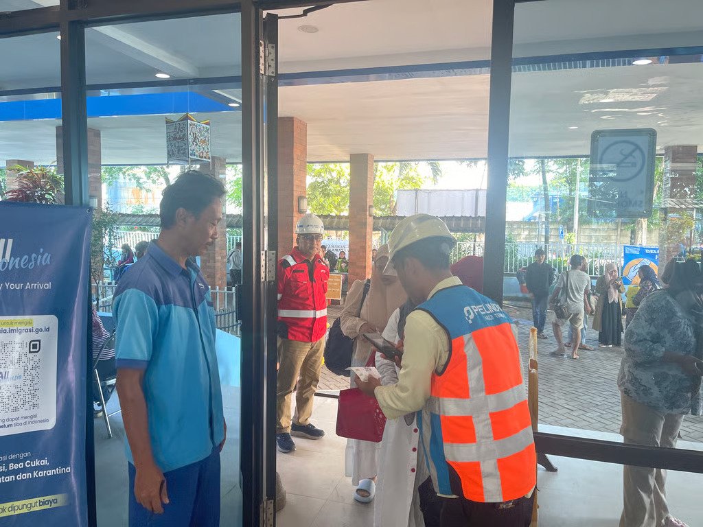 Arus Mudik & Balik Lebaran di Pelabuhan Gresik Meningkat, Layanan Pelabuhan Tetap Berjalan Lancar Arus Mudik & Balik Lebaran di Pelabuhan Gresik Meningkat, Layanan Pelabuhan Tetap Berjalan Lancar