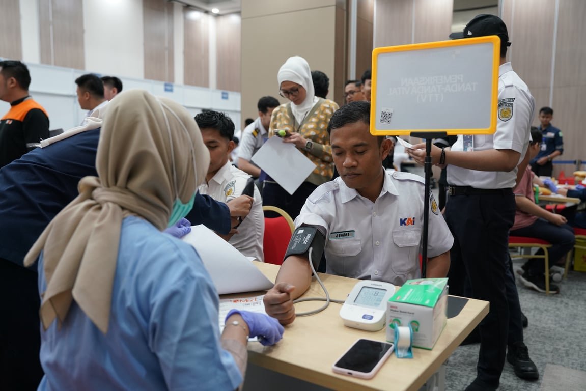 Jaga Keselamatan Perjalanan, Seluruh Pekerja LRT Jabodebek Jalani Medical Check-Up Jaga Keselamatan Perjalanan, Seluruh Pekerja LRT Jabodebek Jalani Medical Check-Up