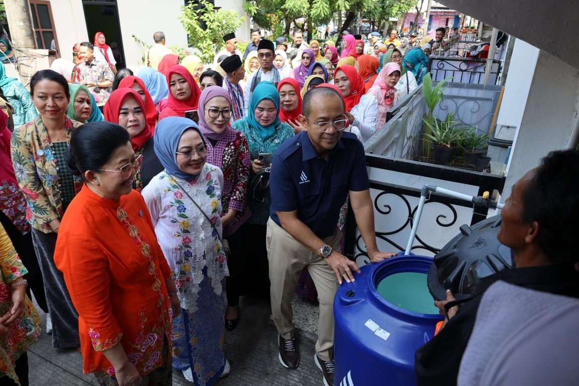 Sambut Hari Kartini, PAM JAYA dan TP PKK Bagi Toren Air Gratis kepada Para Ibu Pejuang Keluarga Sambut Hari Kartini, PAM JAYA dan TP PKK Bagi Toren Air Gratis kepada Para Ibu Pejuang Keluarga