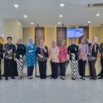 Peringati Hari Kartini, Frontliner BRI Branch Office Cut Mutiah Kenakan Pakaian Nasional