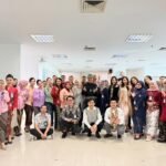 Peringati Hari Kartini, Pekerja Pria dan Wanita BRI Branch Office Segitiga Senen Kompak Kenakan Pakaian Nasional Peringati Hari Kartini, Pekerja Pria dan Wanita BRI Branch Office Segitiga Senen Kompak Kenakan Pakaian Nasional