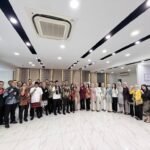 Peringati Hari Kartini, Pekerja BRI Branch Office Tanjung Priok Angkat Wastra Nusantara Lewat Pakaian Nasional Peringati Hari Kartini, Pekerja BRI Branch Office Tanjung Priok Angkat Wastra Nusantara Lewat Pakaian Nasional