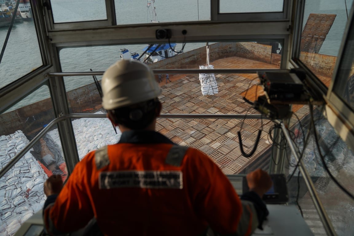 Pelindo Multi Terminal Catat Pertumbuhan Bongkar Muat Nonpetikemas di Branch Gresik Pelindo Multi Terminal Catat Pertumbuhan Bongkar Muat Nonpetikemas di Branch Gresik
