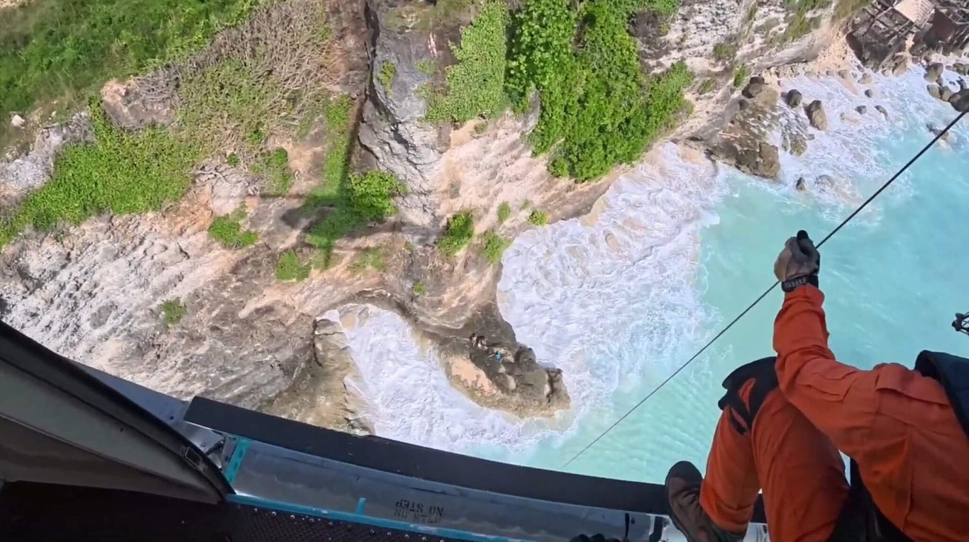 Misi Pertama FINNS Search & Rescue Berhasil Evakuasi Darurat Dua Warga Australia dari Sumba Terpencil Misi Pertama FINNS Search & Rescue Berhasil Evakuasi Darurat Dua Warga Australia dari Sumba Terpencil