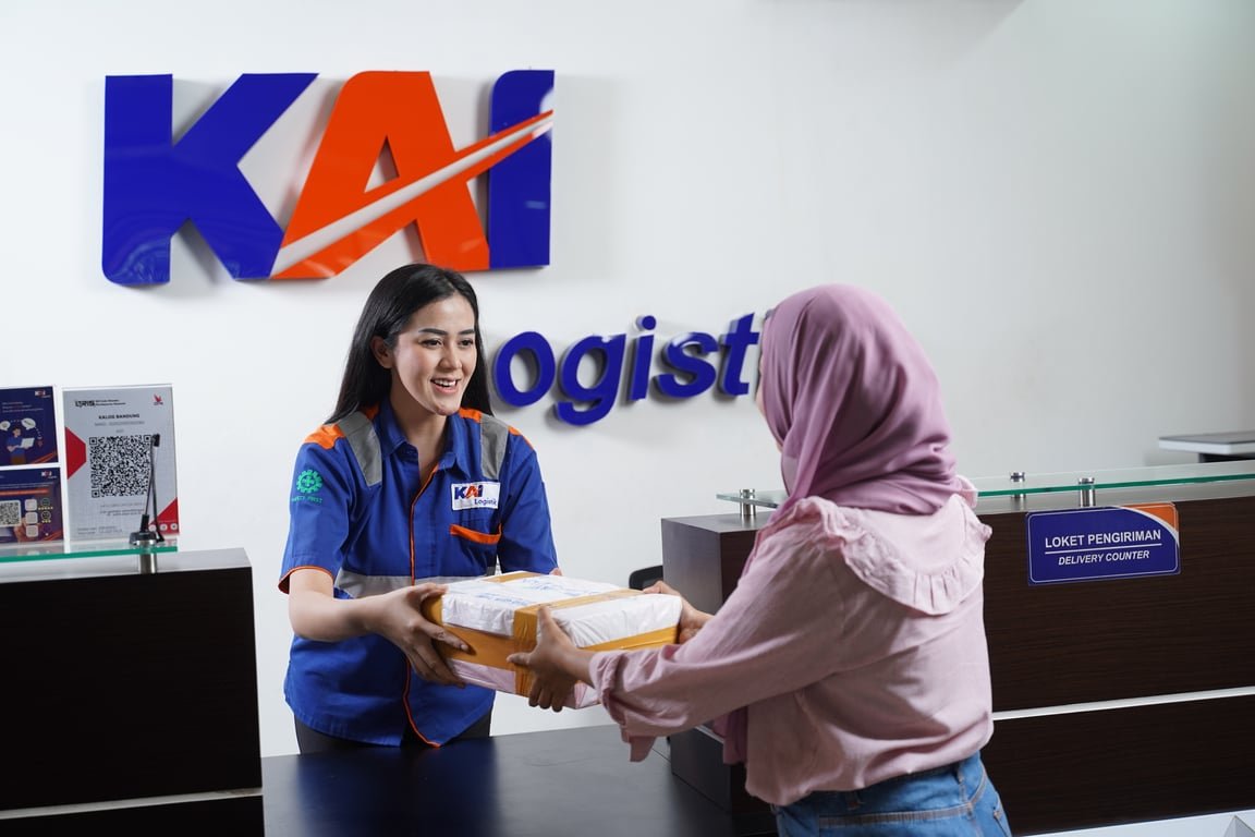 Wujudkan Jaminan Keamanan Produk, KAI Logistik Kantongi Sertifikasi Halal di Tiga Titik Distribusi Utama Retail Wujudkan Jaminan Keamanan Produk, KAI Logistik Kantongi Sertifikasi Halal di Tiga Titik Distribusi Utama Retail