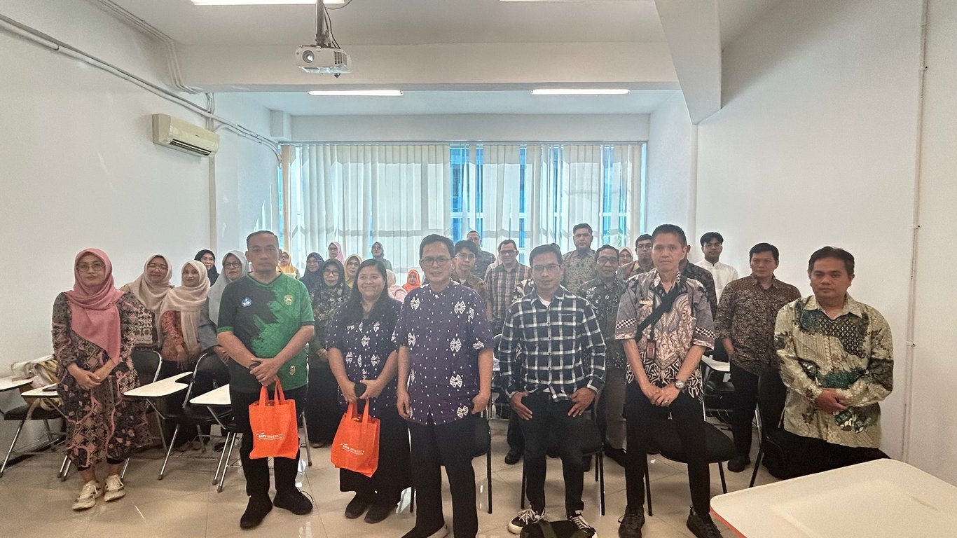 SATU University Kukuhkan Diri sebagai PTS Terdepan Bersama Disdik dalam Penguatan Kompetensi AI Guru se-Sumsel SATU University Kukuhkan Diri sebagai PTS Terdepan Bersama Disdik dalam Penguatan Kompetensi AI Guru se-Sumsel