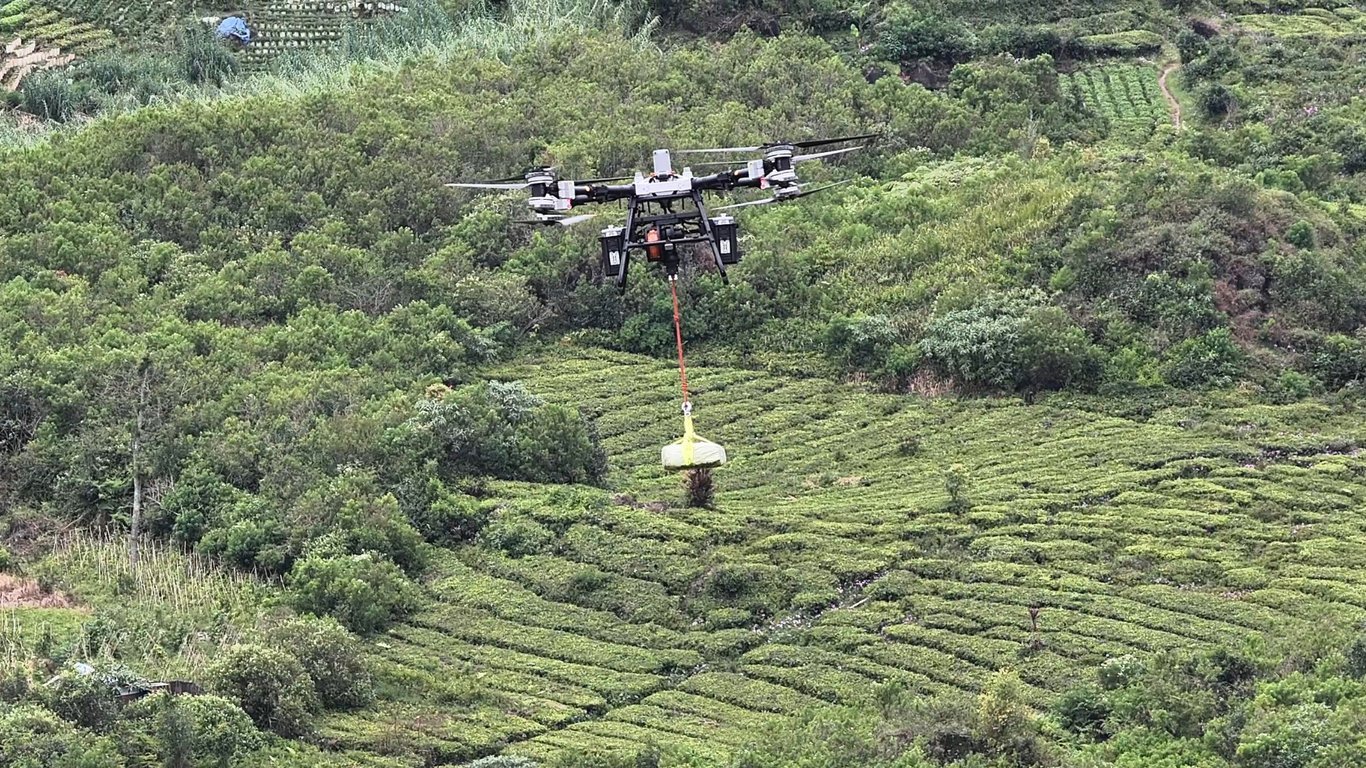Drone Kargo DJI FlyCart 100 untuk Distribusi Logistik di Medan Ekstrem Drone Kargo DJI FlyCart 100 untuk Distribusi Logistik di Medan Ekstrem