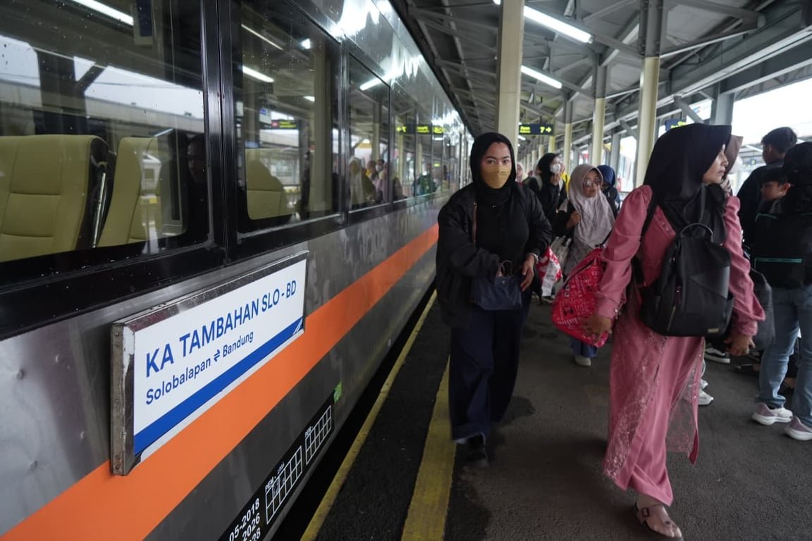 PT KAI Daop 2 Bandung Siapkan 27 Perjalanan KA Selama Periode Libur Panjang Hari Buruh Internasional PT KAI Daop 2 Bandung Siapkan 27 Perjalanan KA Selama Periode Libur Panjang Hari Buruh Internasional