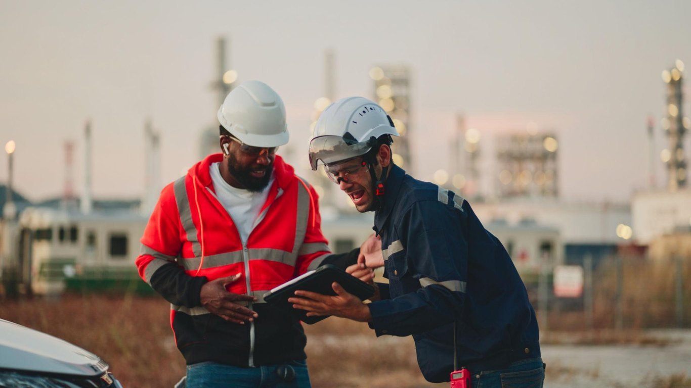 PetroSync Delivers API 653 Training to Prepare Engineers for Tank Inspection Roles PetroSync Delivers API 653 Training to Prepare Engineers for Tank Inspection Roles