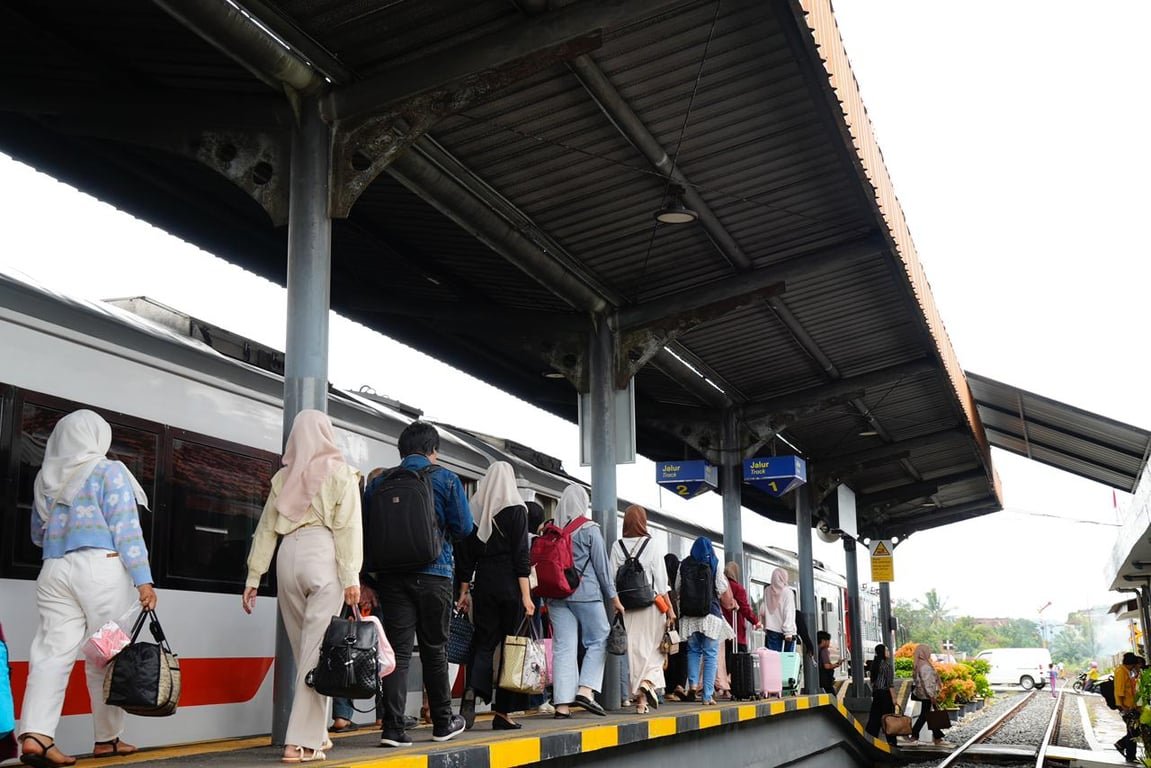 Libur Panjang Hari Buruh Internasional, KAI Divre IV Tanjungkarang Layani 11.967 Penumpang Libur Panjang Hari Buruh Internasional, KAI Divre IV Tanjungkarang Layani 11.967 Penumpang