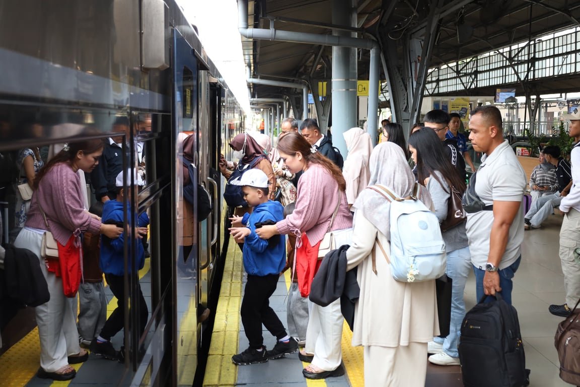 *Update Libur Panjang Kenaikan Yesus Kristus, Tiket KA dari Daop 1 Jakarta Masih Tersedia untuk Berbagai Tujuan Favorit* *Update Libur Panjang Kenaikan Yesus Kristus, Tiket KA dari Daop 1 Jakarta Masih Tersedia untuk Berbagai Tujuan Favorit*