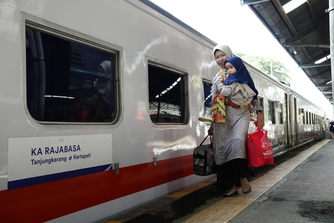 KA Rajabasa Jadi Kereta Api Terfavorit pada Caturwulan I 2026 di Wilayah Divre IV Tanjungkarang KA Rajabasa Jadi Kereta Api Terfavorit pada Caturwulan I 2026 di Wilayah Divre IV Tanjungkarang