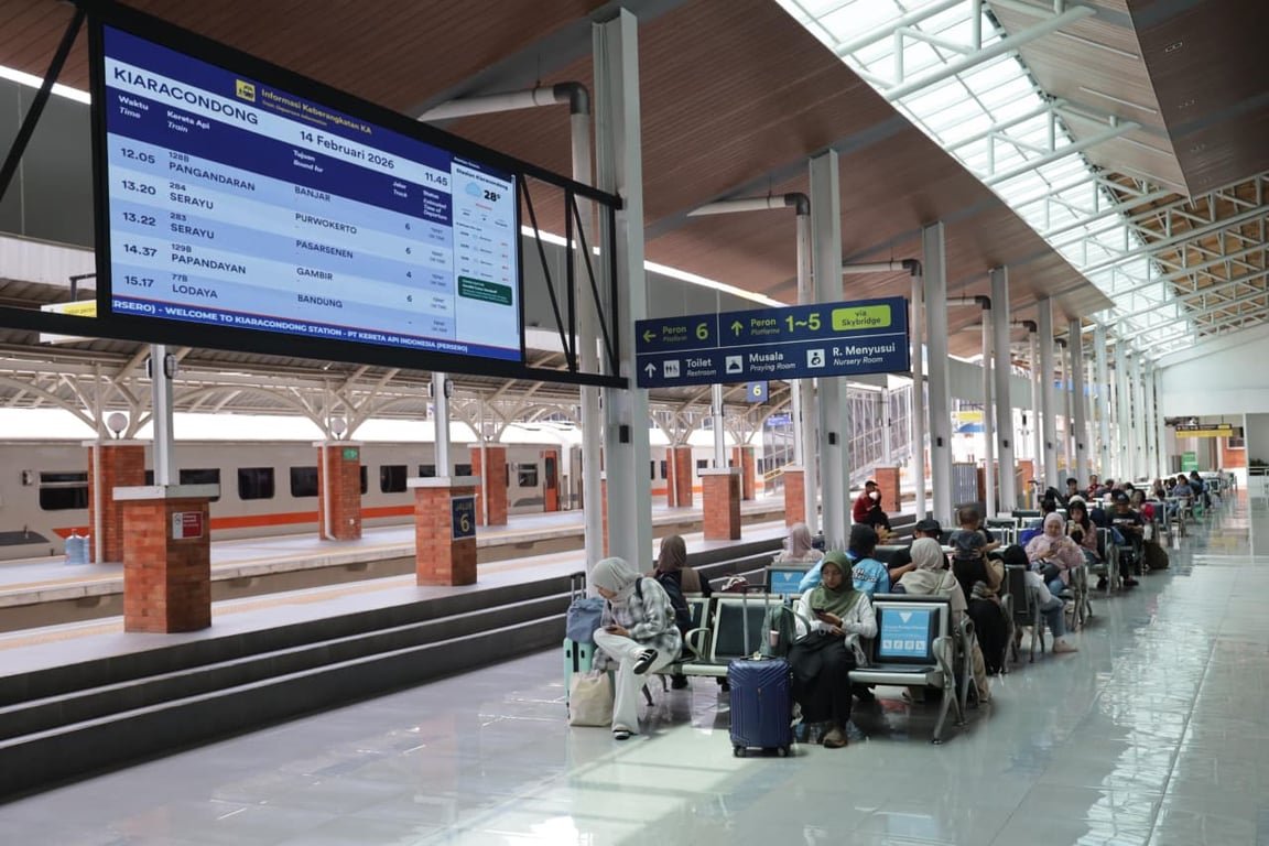 KAI Daop 2 Bandung Himbau Pelanggan Datang Lebih Awal ke Stasiun, Antisipasi Kepadatan Arus Lalu Lintas Saat Kirab Budaya Milangkala Tatar Sunda 2026 KAI Daop 2 Bandung Himbau Pelanggan Datang Lebih Awal ke Stasiun, Antisipasi Kepadatan Arus Lalu Lintas Saat Kirab Budaya Milangkala Tatar Sunda 2026