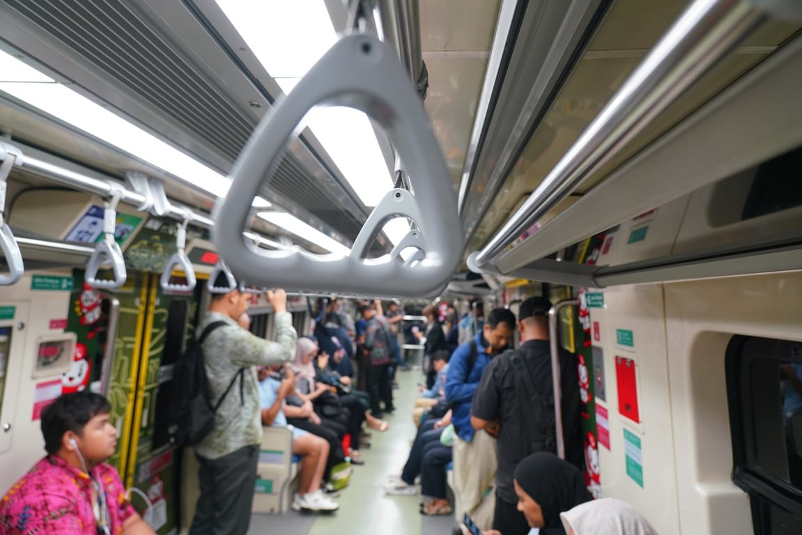 Transportasi Publik Makin Diminati Saat Libur Panjang, KAI Layani 195.141 Pengguna LRT Jabodebek