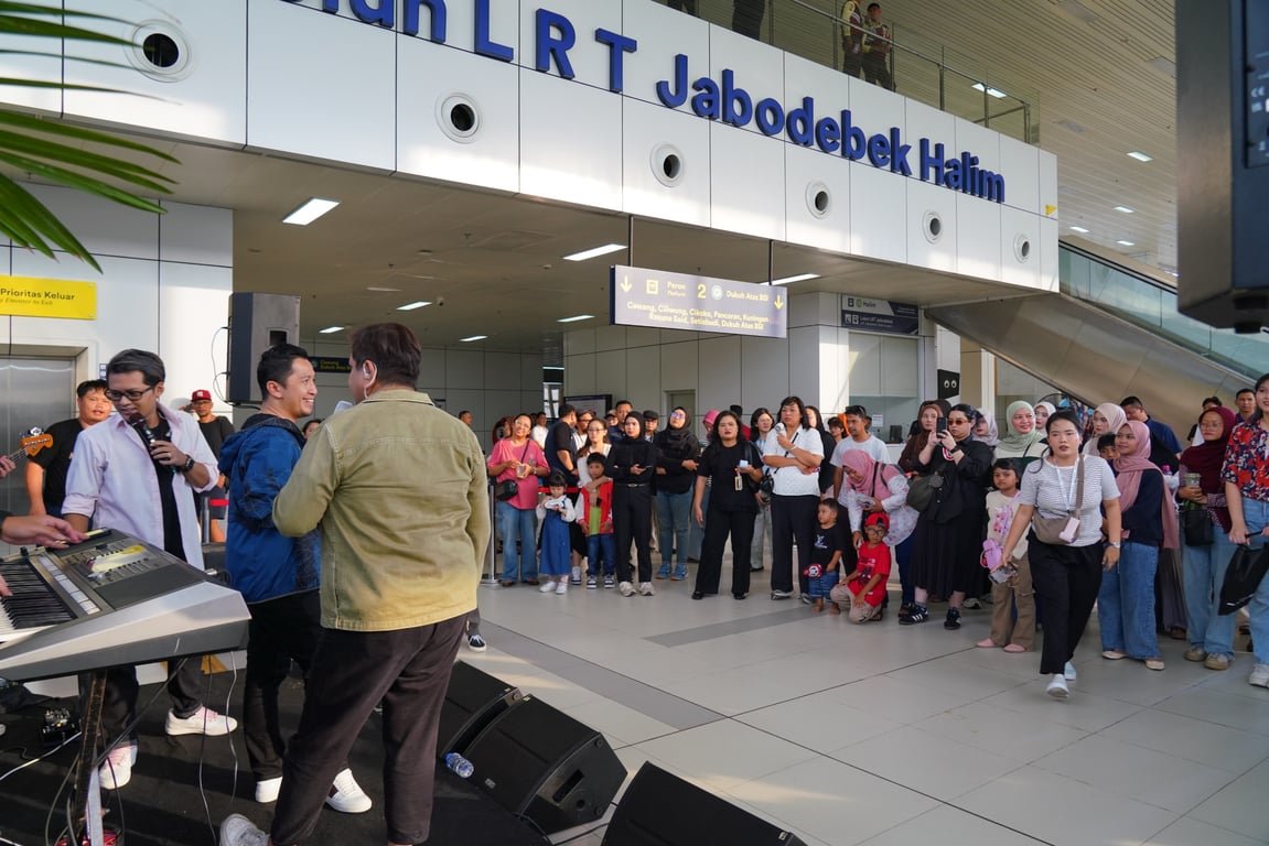 LRT Jabodebek “Music On Track”, Hadirkan Pengalaman Perjalanan yang Lebih Seru di Stasiun Halim LRT Jabodebek “Music On Track”, Hadirkan Pengalaman Perjalanan yang Lebih Seru di Stasiun Halim