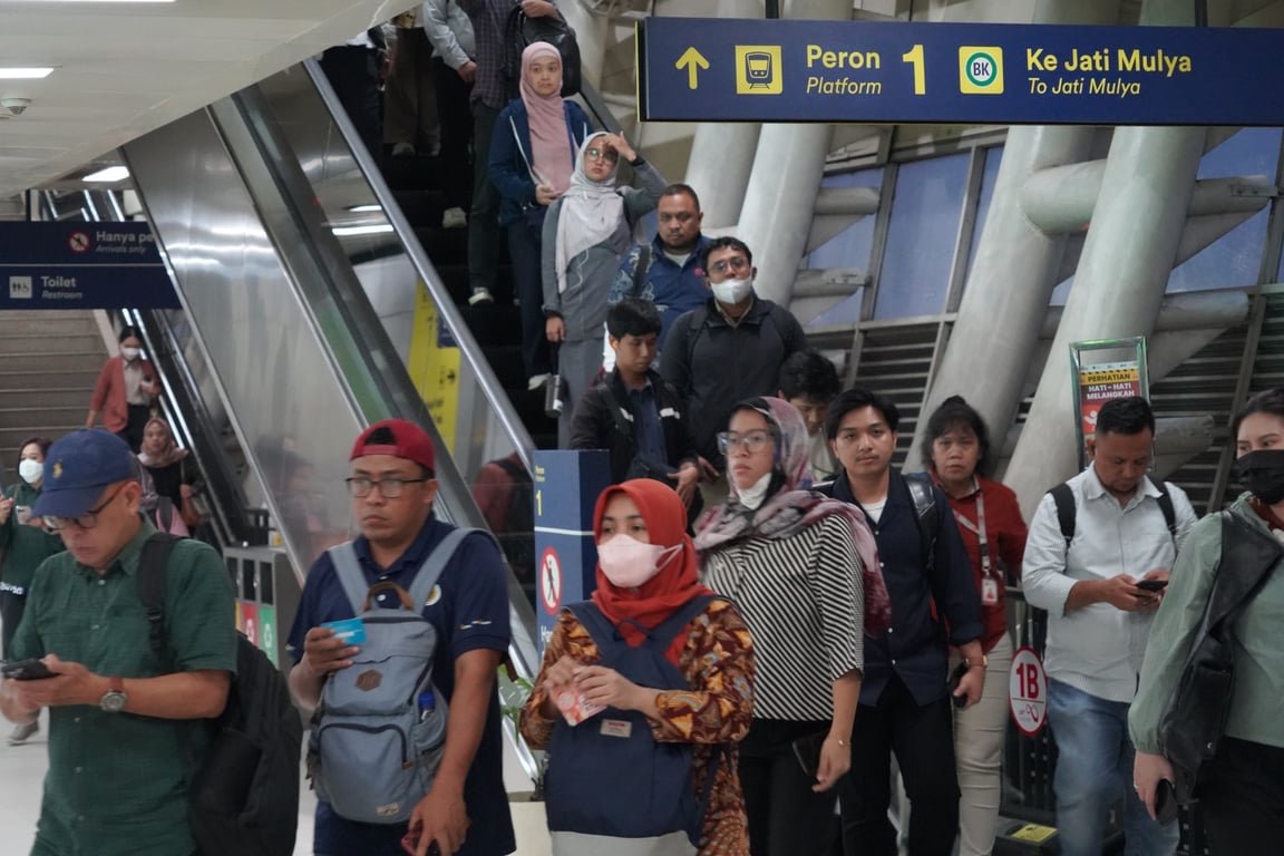 KAI Akomodir Kebutuhan Pengguna LRT Jabodebek di Libur Nasional dan Weekday KAI Akomodir Kebutuhan Pengguna LRT Jabodebek di Libur Nasional dan Weekday