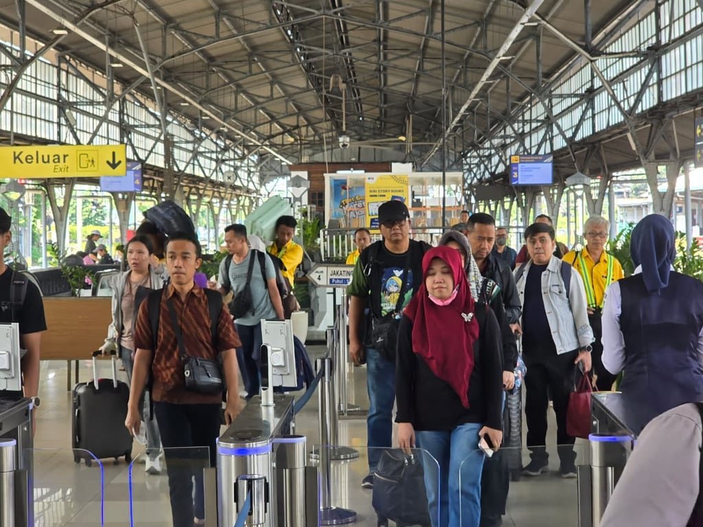Libur Panjang Idul Adha, KAI Daop 1 Jakarta: Tiket KA Masih Tersedia Hingga Akhir Periode Liburan Libur Panjang Idul Adha, KAI Daop 1 Jakarta: Tiket KA Masih Tersedia Hingga Akhir Periode Liburan