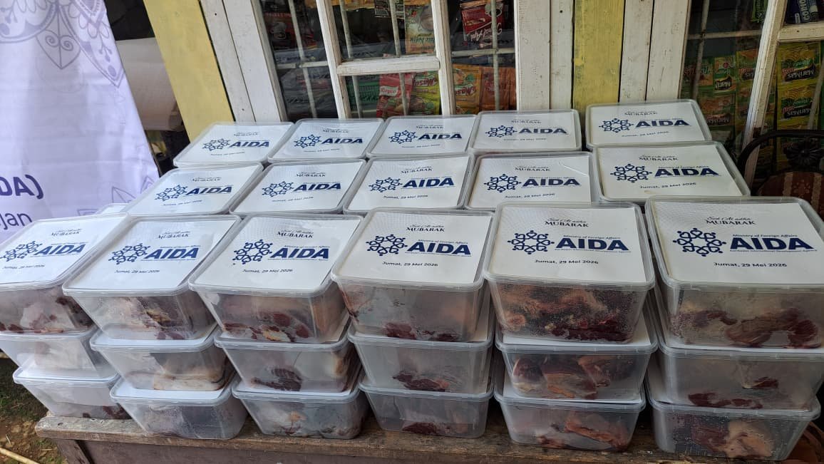 AIDA Kemlu Azerbaijan dan OIC Youth Indonesia Salurkan 500 Paket Daging Kurban bagi Masyarakat di Bogor dan Sukabumi AIDA Kemlu Azerbaijan dan OIC Youth Indonesia Salurkan 500 Paket Daging Kurban bagi Masyarakat di Bogor dan Sukabumi
