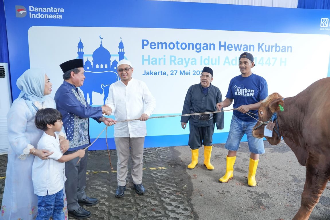 Semangat Berbagi dalam Rangka Idul Adha, BRI Group Distribusikan lebih dari 5000 Hewan Kurban di Berbagai Daerah di Indonesia Semangat Berbagi dalam Rangka Idul Adha, BRI Group Distribusikan lebih dari 5000 Hewan Kurban di Berbagai Daerah di Indonesia