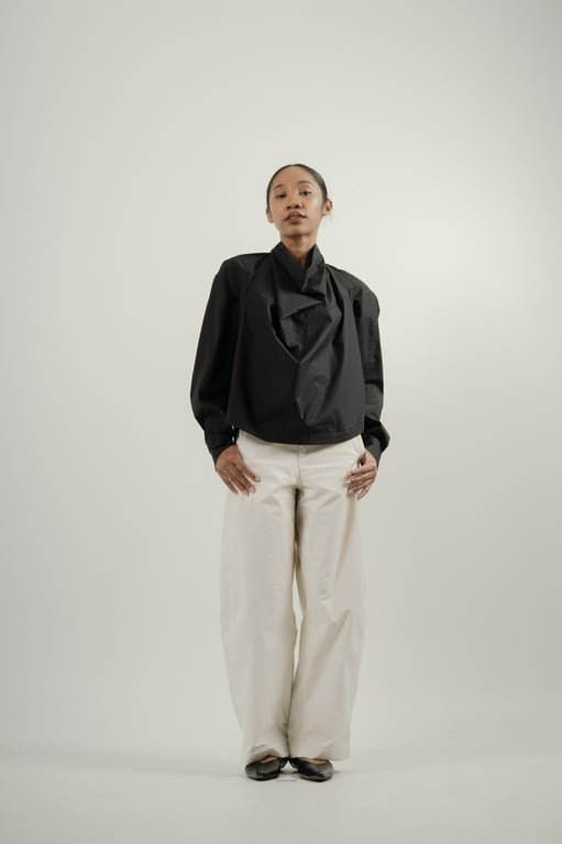 STYLE GUIDE: The Black Edit – Mendefinisikan Ulang Seragam Minimalis Modern STYLE GUIDE: The Black Edit – Mendefinisikan Ulang Seragam Minimalis Modern