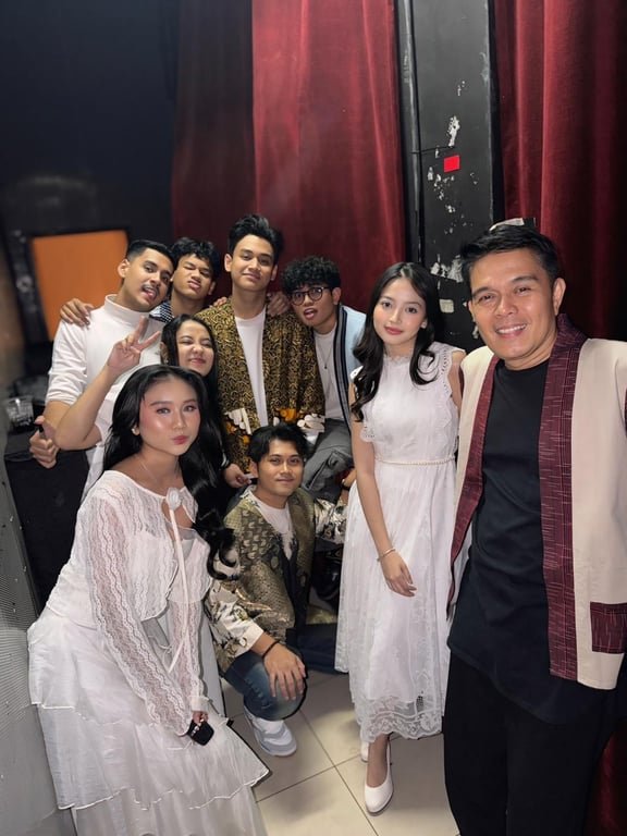 Aditya Gumay Hadirkan ‘Ghost Buzzer’, Machika Luna, dan Musik Akustik di Hari Buruh Aditya Gumay Hadirkan ‘Ghost Buzzer’, Machika Luna, dan Musik Akustik di Hari Buruh