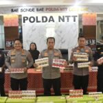 Polda NTT Ungkap Jaringan Rokok Ilegal Internasional, Negara Diselamatkan dari Kerugian Rp12,3 Miliar Polda NTT Ungkap Jaringan Rokok Ilegal Internasional, Negara Diselamatkan dari Kerugian Rp12,3 Miliar