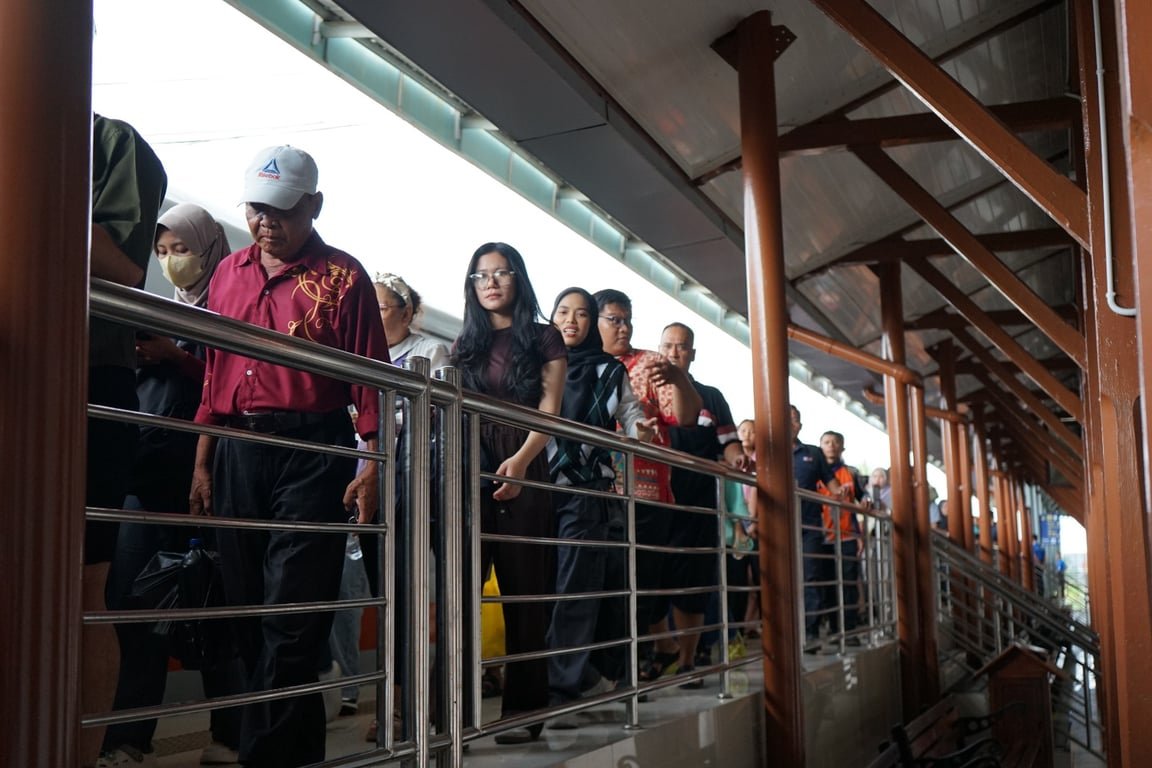 KAI Bandara Layani 78.226 Penumpang Selama Libur May Day 2025, Ajak Masyarakat Tertib Saat Melintas Perlintasan KAI Bandara Layani 78.226 Penumpang Selama Libur May Day 2025, Ajak Masyarakat Tertib Saat Melintas Perlintasan