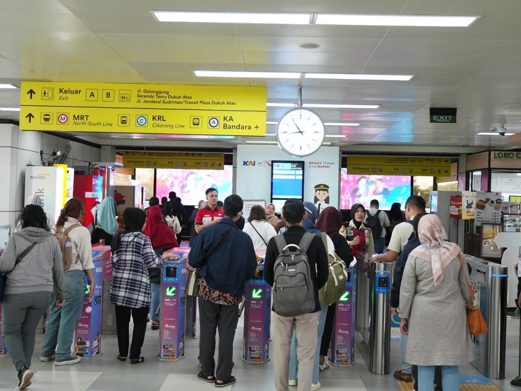 Long Weekend 1–3 Mei, LRT Jabodebek Operasikan 270 Perjalanan per Hari, Jadi Solusi Mobilitas Liburan yang Efisien, Tepat Waktu, dan Terintegrasi Long Weekend 1–3 Mei, LRT Jabodebek Operasikan 270 Perjalanan per Hari, Jadi Solusi Mobilitas Liburan yang Efisien, Tepat Waktu, dan Terintegrasi
