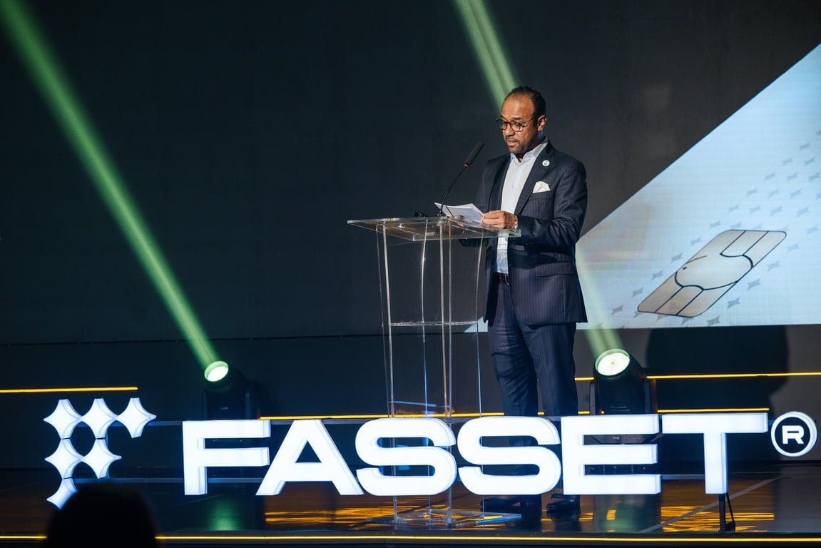 Fasset Global Membuka Era Baru Pembayaran Tanpa Batas Lewat Peluncuran Fasset Card dalam Acara Eksklusif di Bali Fasset Global Membuka Era Baru Pembayaran Tanpa Batas Lewat Peluncuran Fasset Card dalam Acara Eksklusif di Bali
