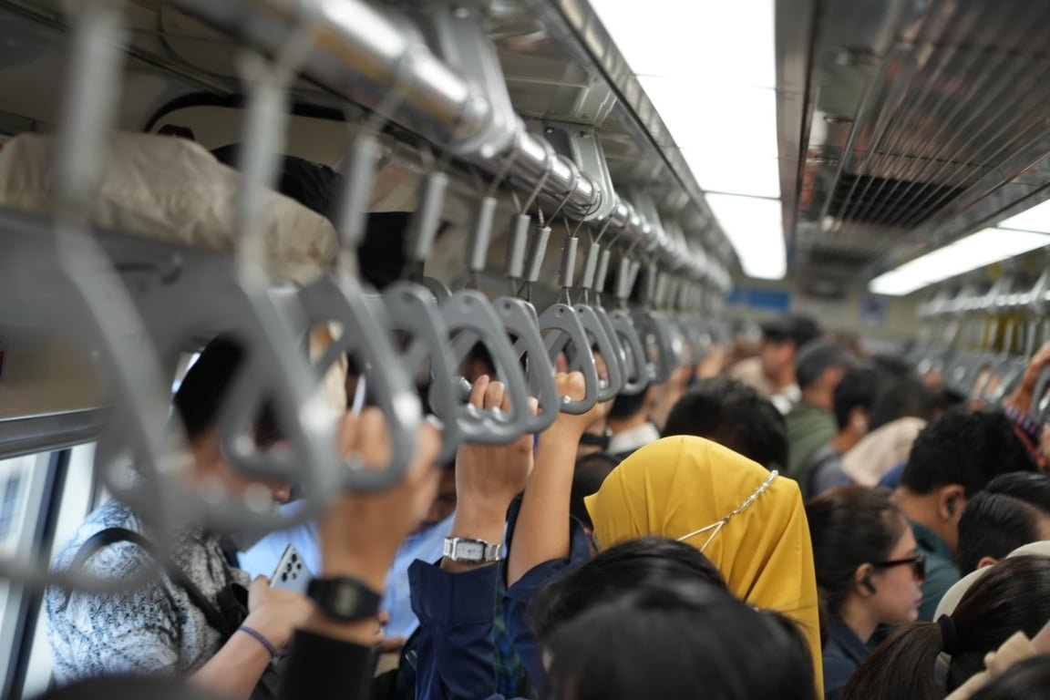 Mobilitas Komuter Bekasi–Jakarta Meningkat, LRT Jabodebek Tambah Kapasitas Pagi Hari