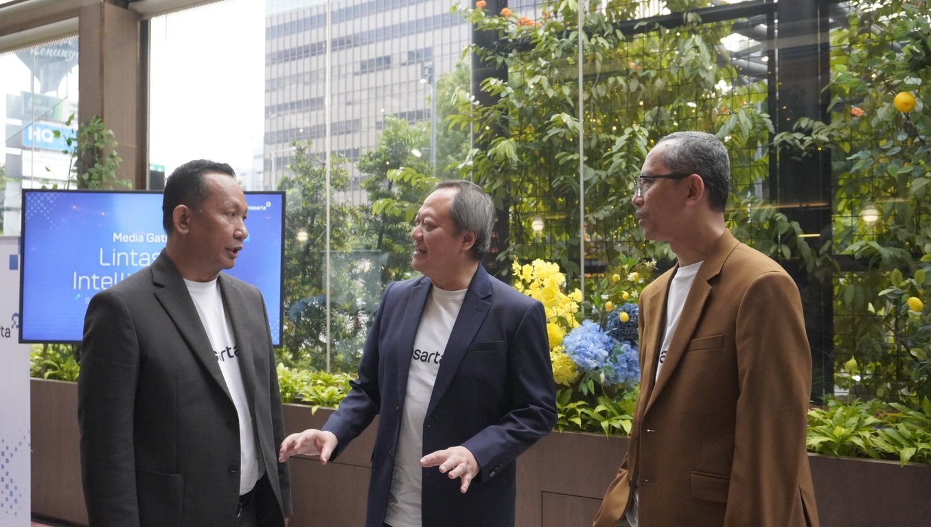 Lintasarta Perkuat Fondasi Transformasi AI Indonesia Melalui Intelligent Core Lintasarta Perkuat Fondasi Transformasi AI Indonesia Melalui Intelligent Core