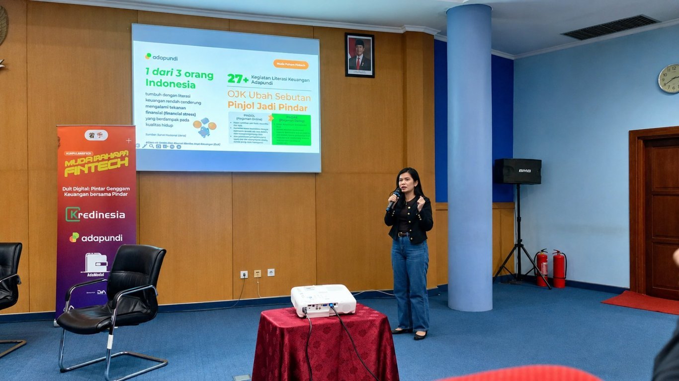 Lewat Literasi Keuangan, Adapundi Dorong Mahasiswa Makassar Bijak Kelola Keuangan Digital