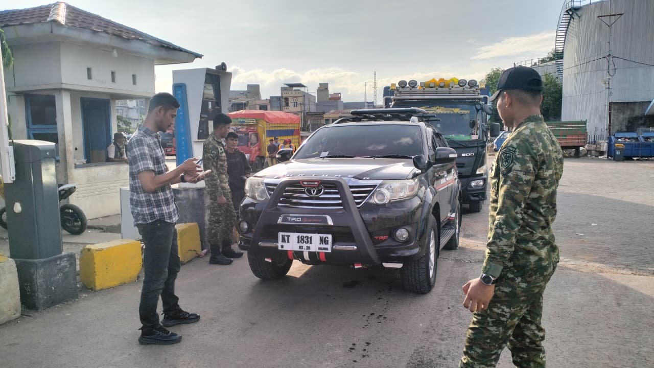 Pelindo Parepare Awasi Ketat Kendaraan Masuk Dermaga Pelindo Parepare Awasi Ketat Kendaraan Masuk Dermaga