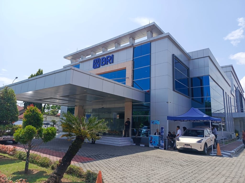 Hari Terakhir! BRI Finance Hadirkan Promo Bunga 0% di Pameran Otomotif di Sumatera Barat