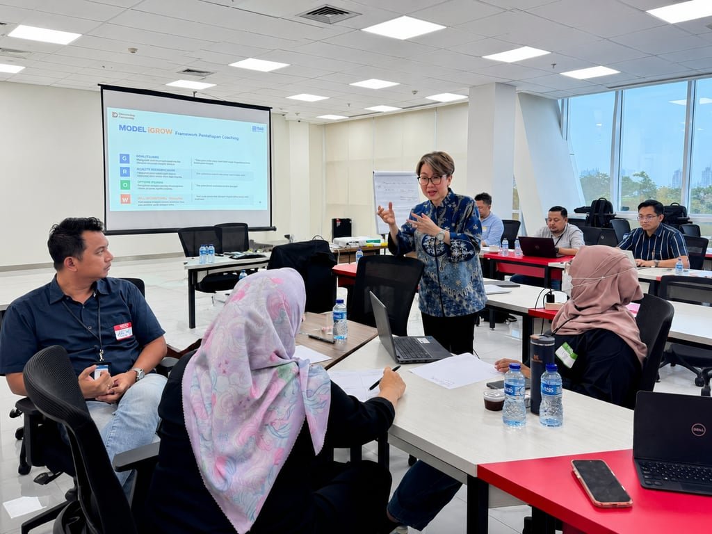 Leaders as Coaches: Membangun Pemimpin Inspiratif untuk Mendorong Kinerja Berkelanjutan di BRI Regional 6 Leaders as Coaches: Membangun Pemimpin Inspiratif untuk Mendorong Kinerja Berkelanjutan di BRI Regional 6