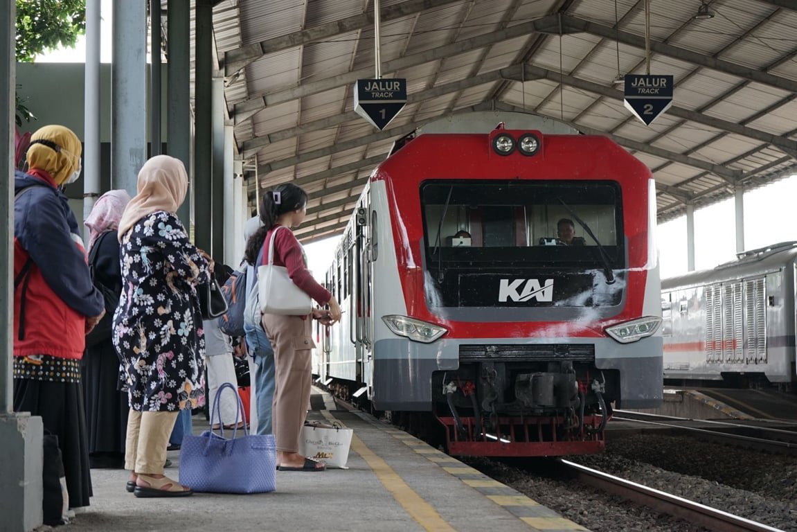 KAI Bandara Dukung Mobilitas Masyarakat Wates melalui Layanan KA Bandara YIA Berbasis PSO Yogyakarta, 29 Juni 2026 – KAI Bandara terus berkomitmen menghadirkan layanan tr KAI Bandara Dukung Mobilitas Masyarakat Wates melalui Layanan KA Bandara YIA Berbasis PSO Yogyakarta, 29 Juni 2026 – KAI Bandara terus berkomitmen menghadirkan layanan tr