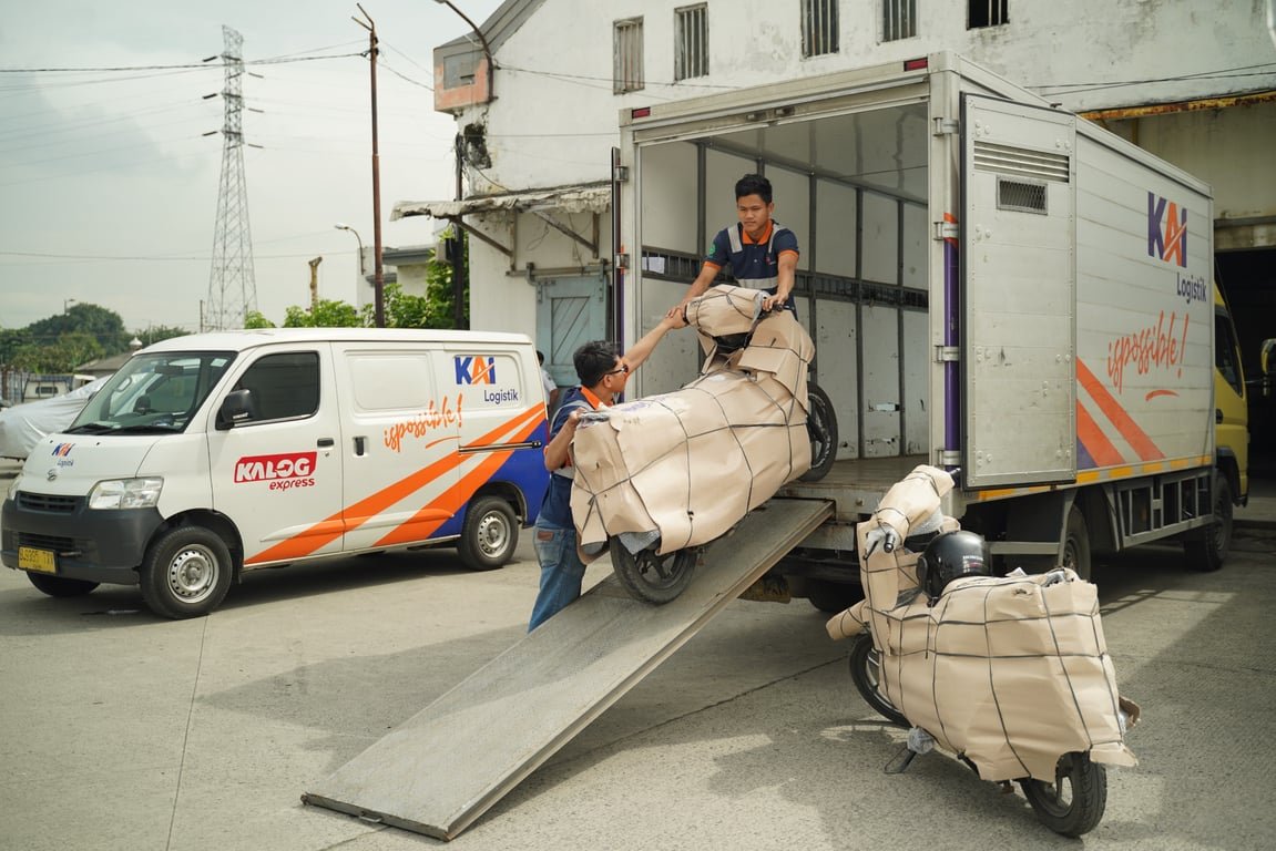 Pengiriman Retail KAI Logistik Tumbuh Positif, Kapasitas Angkut dan Jaringan Layanan Kian Diperkuat Pengiriman Retail KAI Logistik Tumbuh Positif, Kapasitas Angkut dan Jaringan Layanan Kian Diperkuat