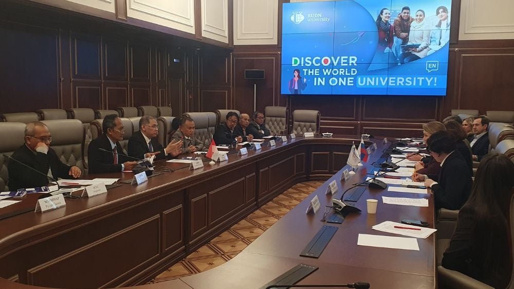 UGM Perkuat Kolaborasi dengan Positive Technologies melalui Kunjungan ke Moskow dan KazanForum