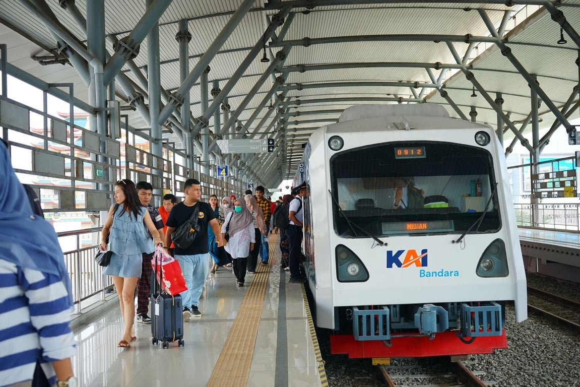 KAI Bandara Jadi Pilihan Transportasi Masyarakat, 130 Ribu Penumpang Terlayani Saat Libur Waisak dan Idul Adha KAI Bandara Jadi Pilihan Transportasi Masyarakat, 130 Ribu Penumpang Terlayani Saat Libur Waisak dan Idul Adha