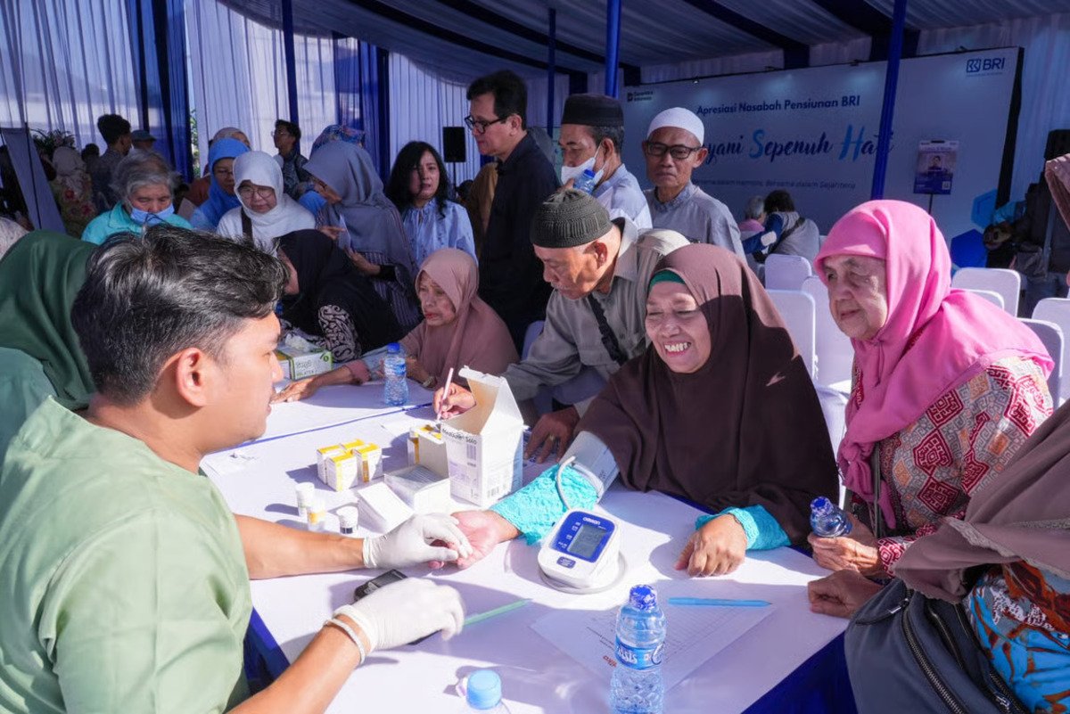 BRI BO Otista dan BRIMedika Gelar Pemeriksaan Kesehatan Gratis dalam Program CX 100 untuk Nasabah Pensiunan BRI BO Otista dan BRIMedika Gelar Pemeriksaan Kesehatan Gratis dalam Program CX 100 untuk Nasabah Pensiunan