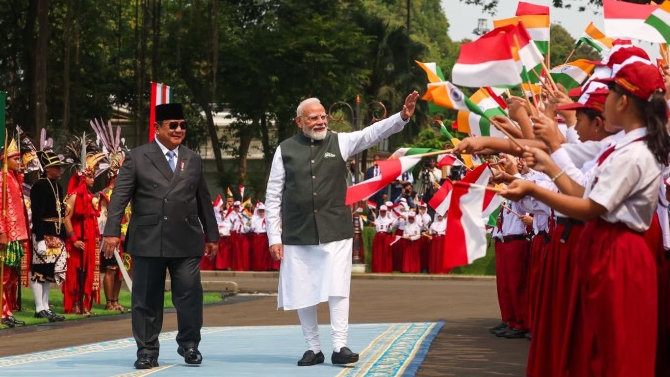 Prabowo Sambut PM Narendra Modi di Istana Merdeka, Tegaskan Eratnya Hubungan Indonesia-India Prabowo Sambut PM Narendra Modi di Istana Merdeka, Tegaskan Eratnya Hubungan Indonesia-India