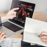 Mengisi Akhir Pekan dengan Efektif: Cara Melakukan Evaluasi Jurnal Trading untuk Meningkatkan Konsistensi Mengisi Akhir Pekan dengan Efektif: Cara Melakukan Evaluasi Jurnal Trading untuk Meningkatkan Konsistensi