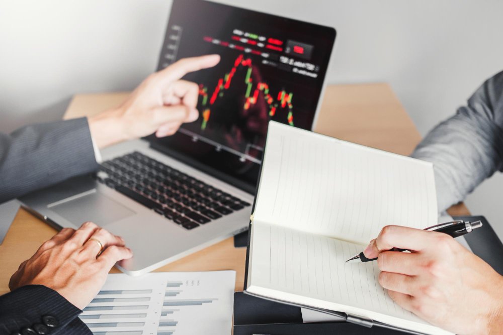 Mengisi Akhir Pekan dengan Efektif: Cara Melakukan Evaluasi Jurnal Trading untuk Meningkatkan Konsistensi