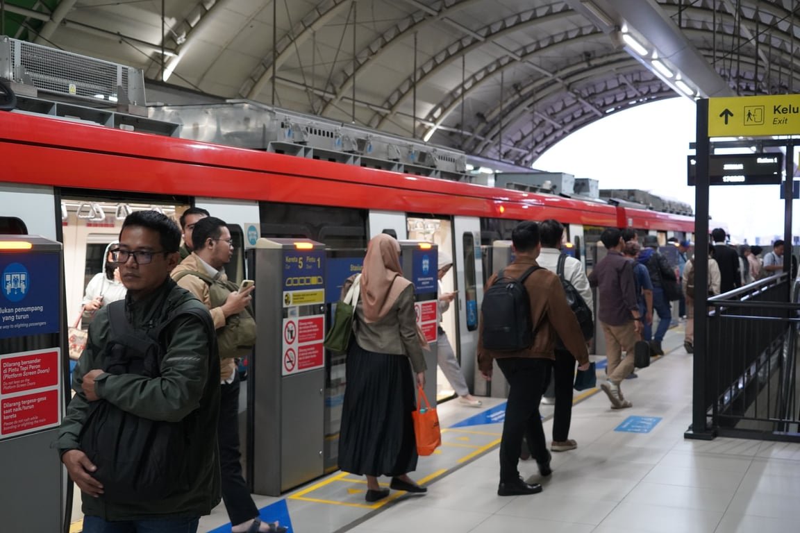 KAI Mohon Maaf atas Gangguan Perjalanan LRT Jabodebek, Saat ini Kembali Normal KAI Mohon Maaf atas Gangguan Perjalanan LRT Jabodebek, Saat ini Kembali Normal