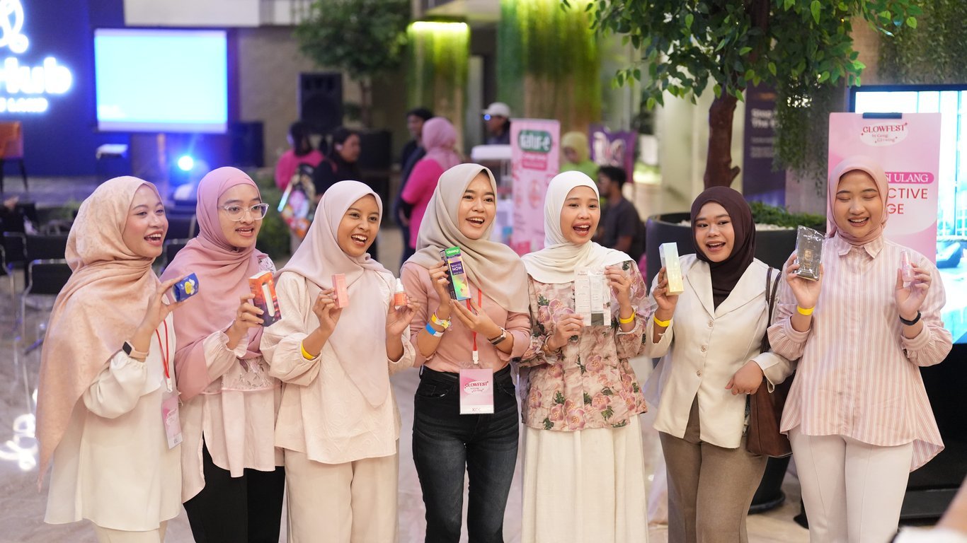 GlowFest 3.0 by Geng Glowing Hadirkan Puluhan Brand dan Aktivitas Interaktif! GlowFest 3.0 by Geng Glowing Hadirkan Puluhan Brand dan Aktivitas Interaktif!