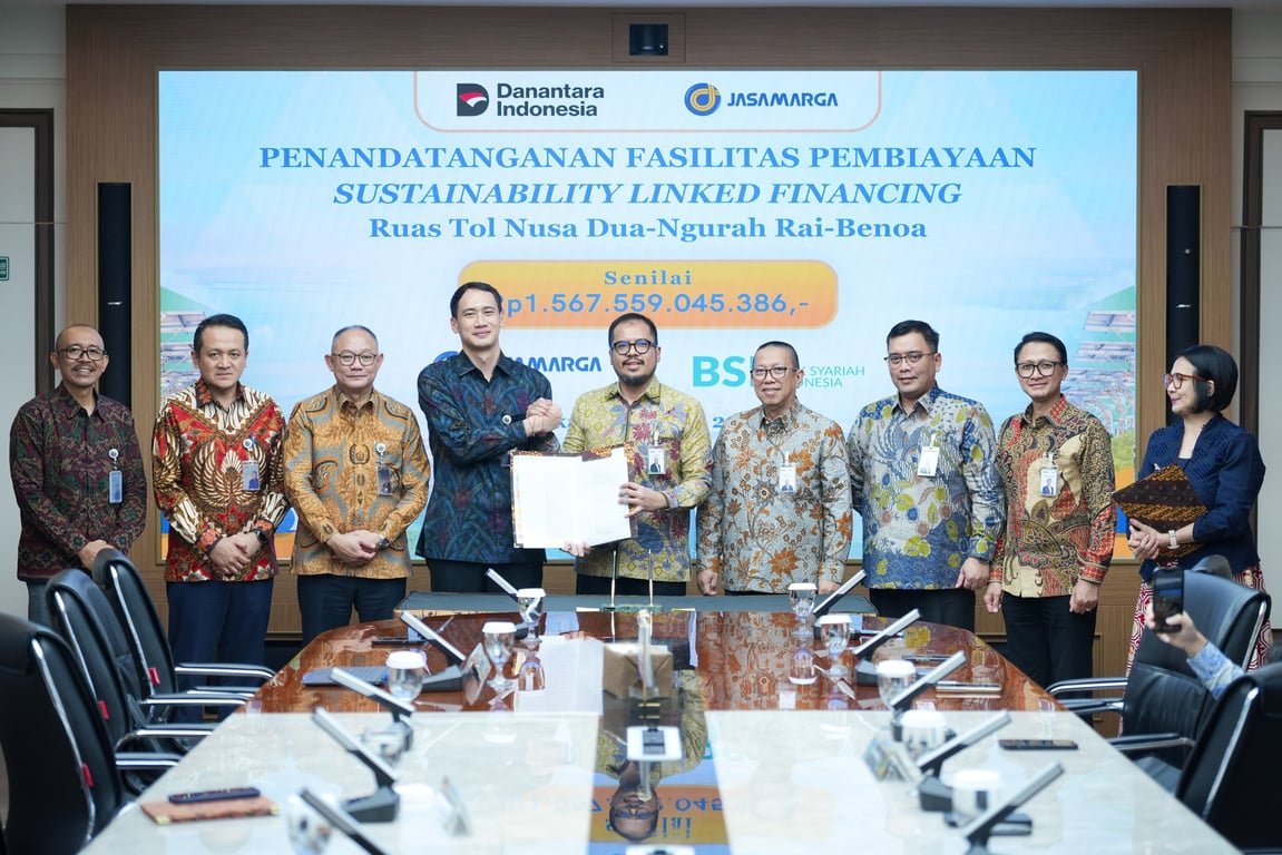 Perkuat Infrastruktur Hijau, PT Jasamarga Bali Tol dan BSI Tandatangani Kerjasama Pembiayaan Sustainability Linked Financing Senilai Rp1,56 Triliun Perkuat Infrastruktur Hijau, PT Jasamarga Bali Tol dan BSI Tandatangani Kerjasama Pembiayaan Sustainability Linked Financing Senilai Rp1,56 Triliun