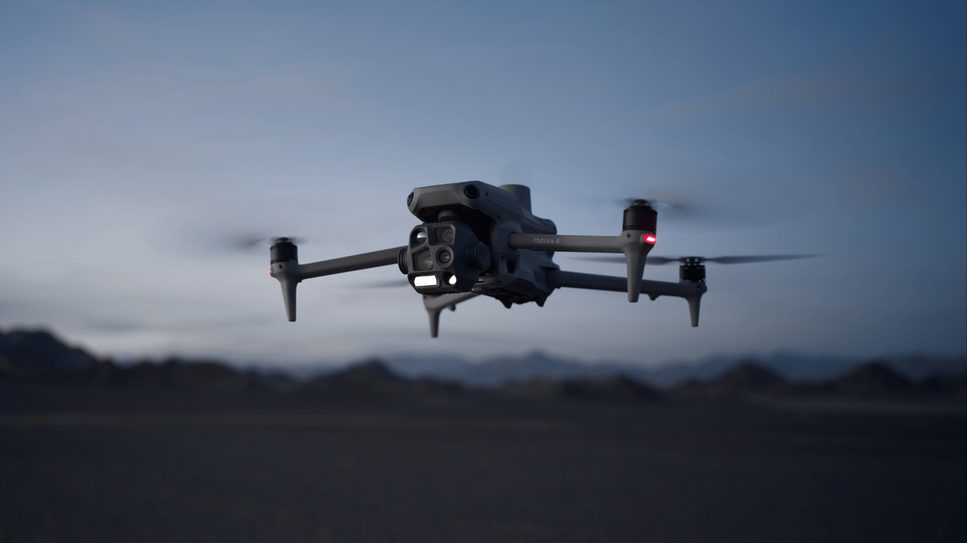 Drone DJI Matrice 4 Thermal untuk Inspeksi dan Pemantauan Keamanan Drone DJI Matrice 4 Thermal untuk Inspeksi dan Pemantauan Keamanan