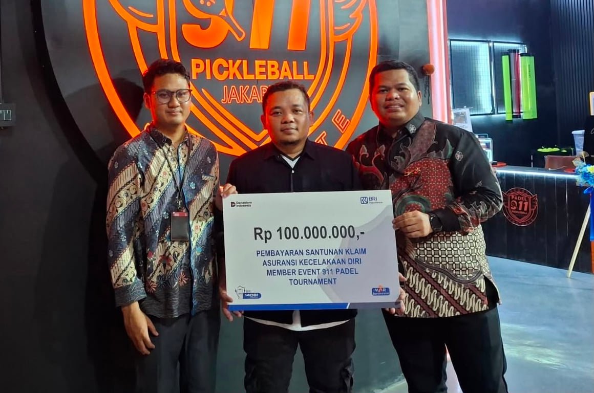BRI Insurance Serahkan Santunan Klaim Personal Accident Senilai Rp100 Juta kepada Ahli Waris Nasabah BRI Insurance Serahkan Santunan Klaim Personal Accident Senilai Rp100 Juta kepada Ahli Waris Nasabah